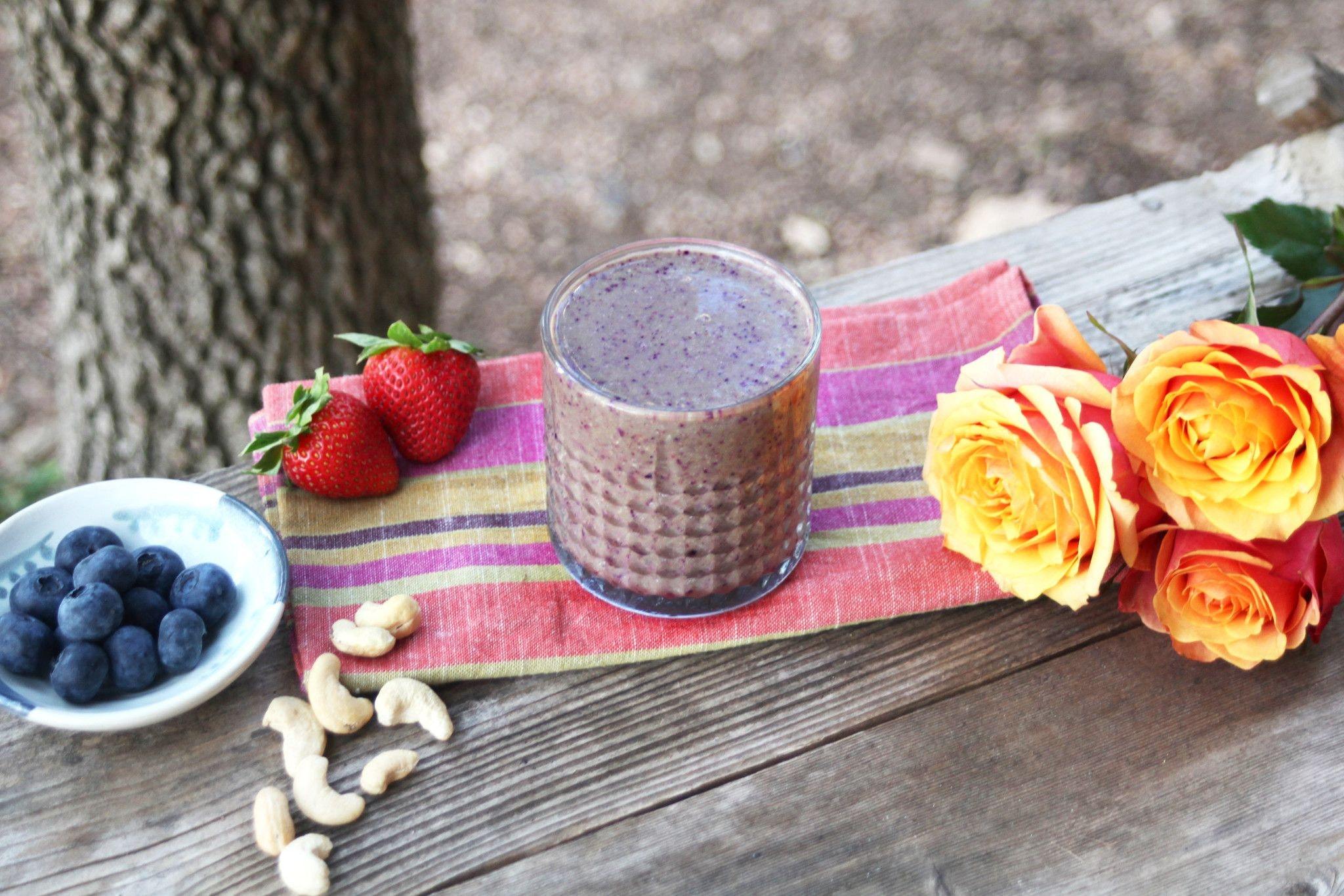 Cashew Berry Smoothie Cashew Berry Smoothie