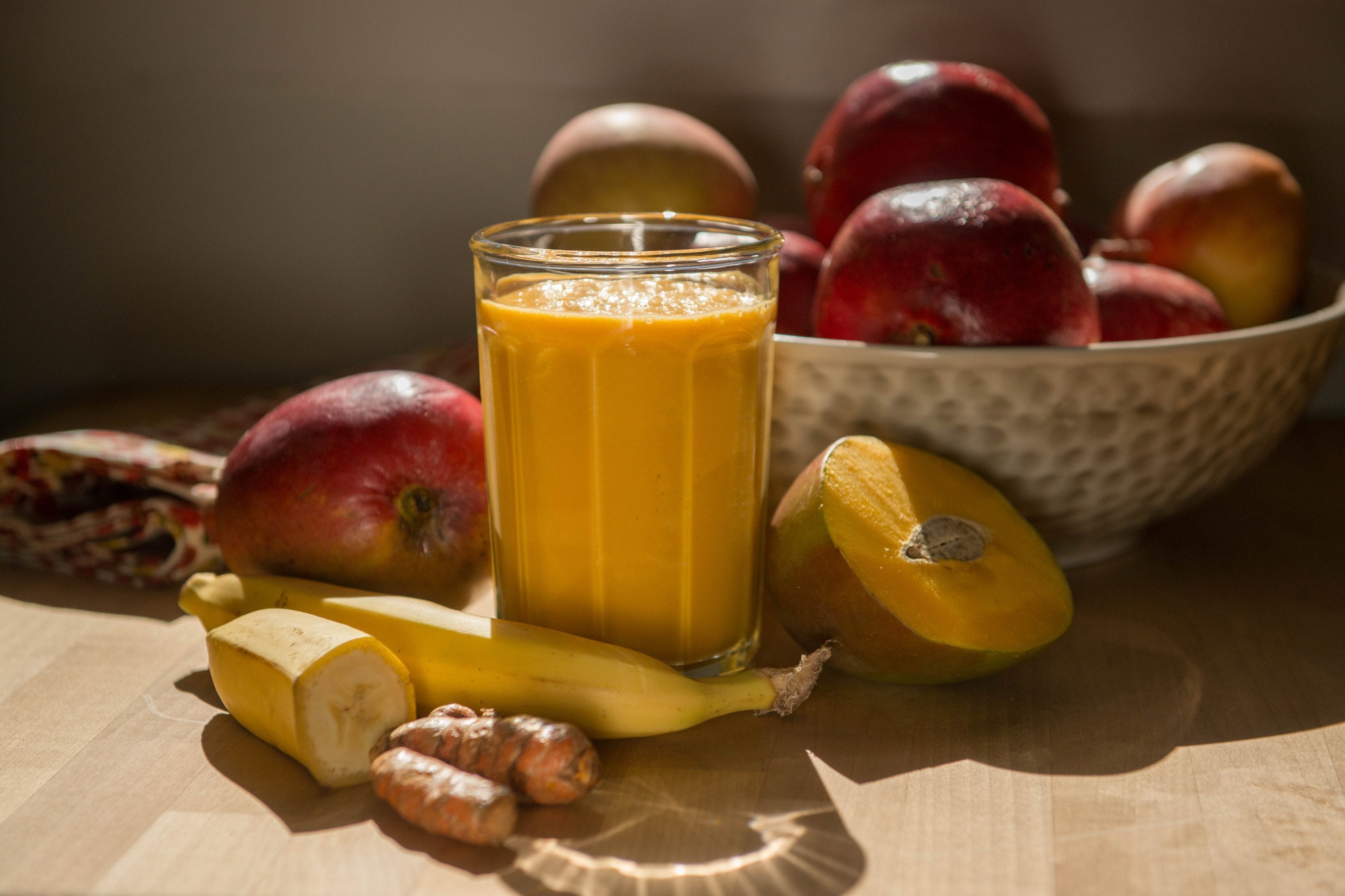 Banana Mango Turmeric Smoothie Banana Mango Turmeric Smoothie