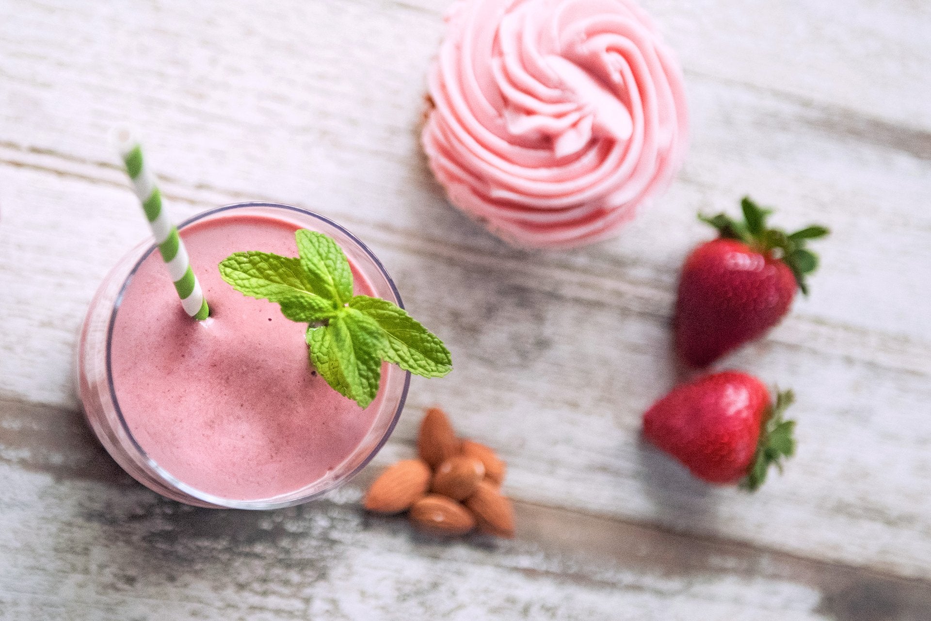 Strawberry Almond Dessert Smoothie Strawberry Almond Dessert Smoothie