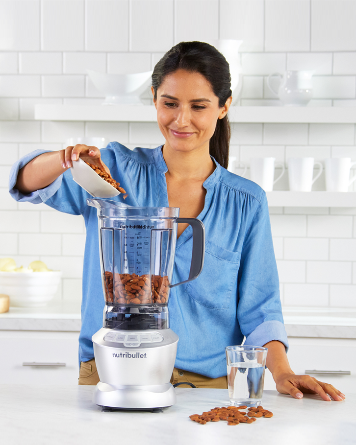 Renewed NutriBullet Blender Combo 1200 Blender / Mixer / Smoothie Maker Renewed NutriBullet Blender Combo 1200 Blender / Mixer / Smoothie Maker