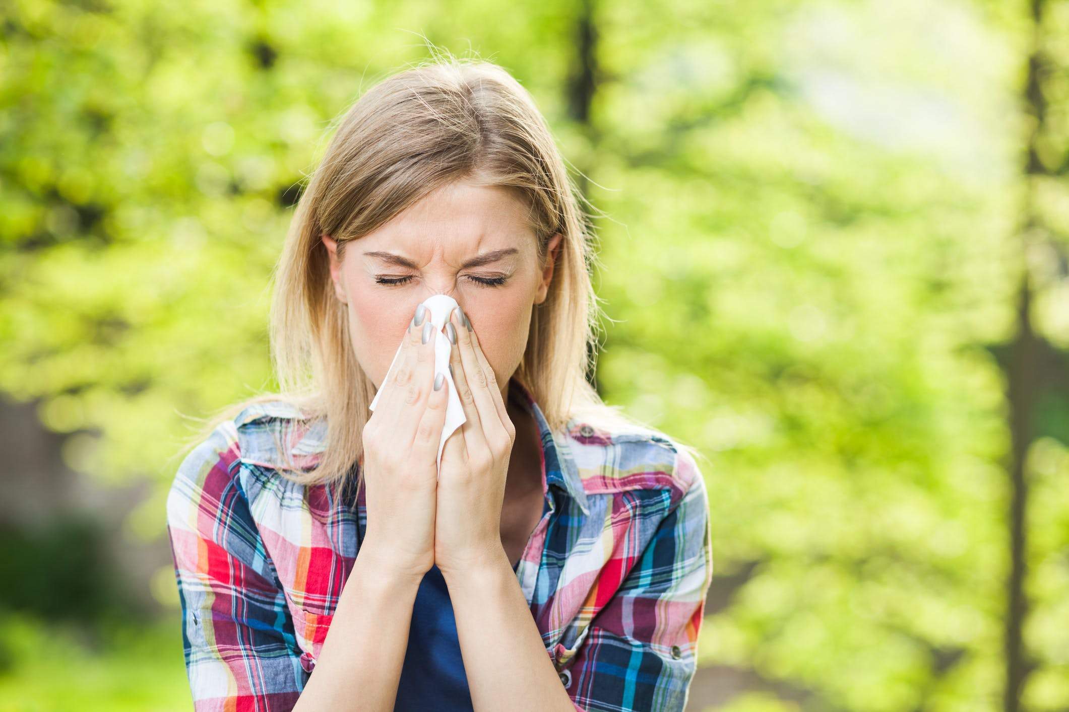 How to Combat Allergies Naturally